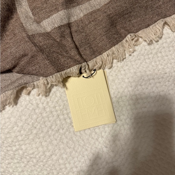 Toteme scarf NWT - Picture 4 of 6